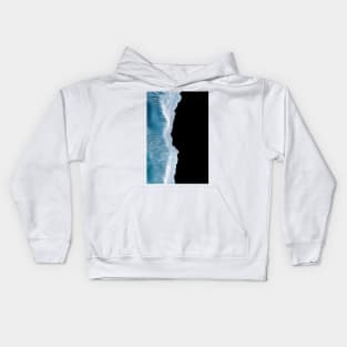 Minimalist wave crashing on a black sand beach in Iceland – Ocean Landscape Photography Kids Hoodie